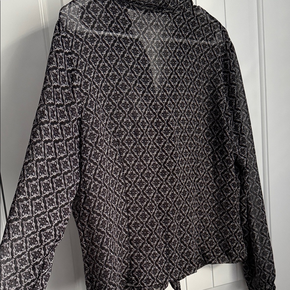 Patterned Blouse - Picture 4 of 7